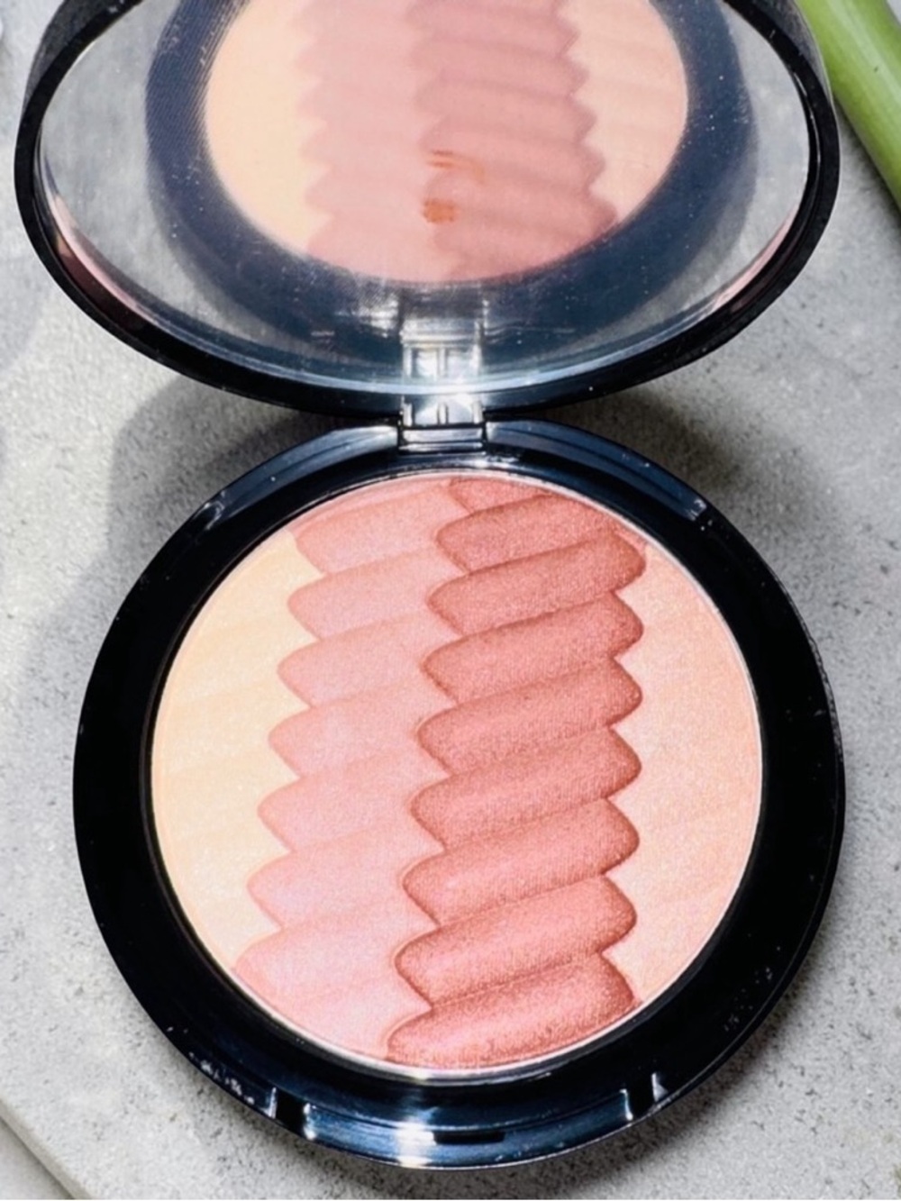 Belle by Kim Gravel Chevron Eyeshadow Palette - Picture 2 of 2